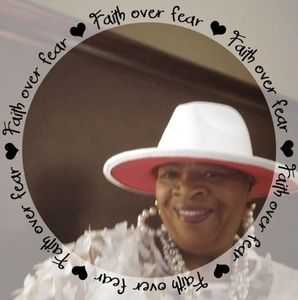 Meet your Posher, Edith hopkins